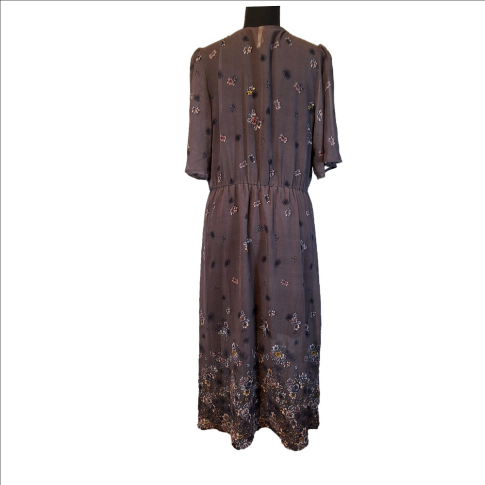 Elegant Floral Maxi Dress: Perfect for Any Occasion with Its Beautiful Design - Picture 3 of 14